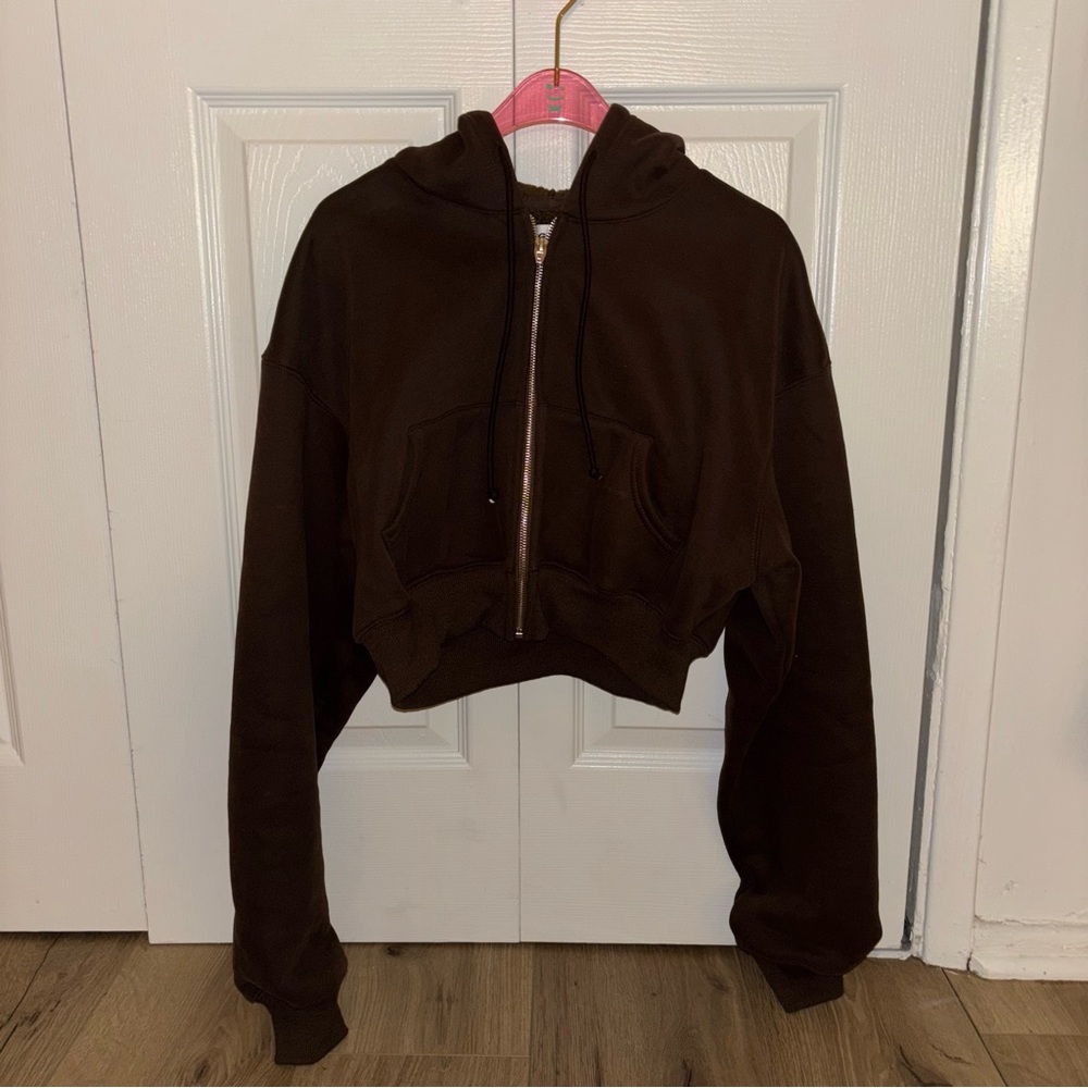 GUIZIO Cropped Hoodie - Picture 2 of 5
